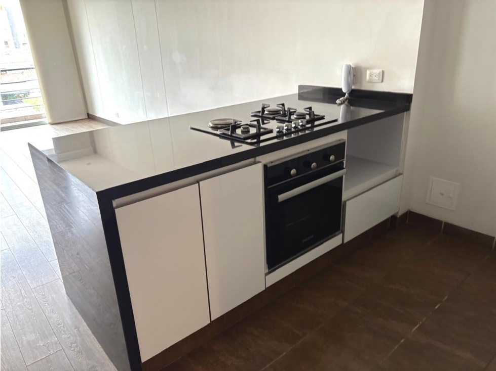 ARRIENDO Lindo Apartamento Iluminado en la Calleja Alta — foto 3