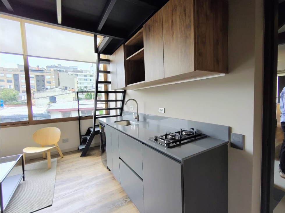 ARRIENDO APARTAESTUDIO DUPLEX AMOBLADO