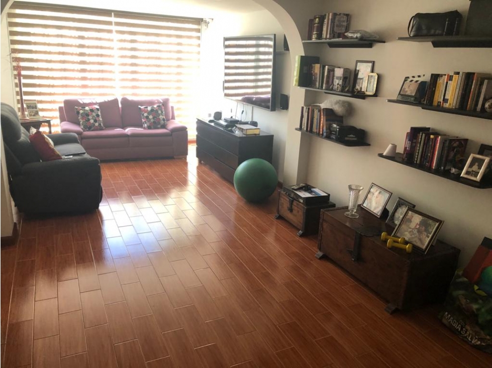 VENDO CASA REMODELADA NIZA CORDOBA - 2