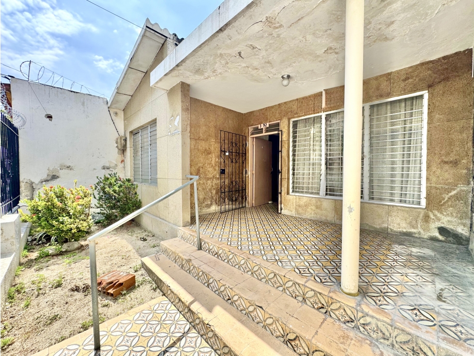 CASA EN VENTA EN EL CENTRO DE SANTA MARTA - OPORTUNIDAD DE INVERSIÓN