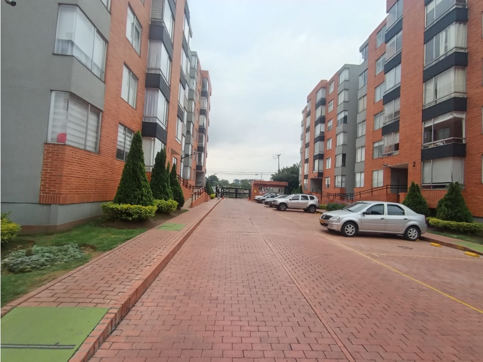 APARTAMENTO ESQUINERO CON PARQUEADERO EN VENTA