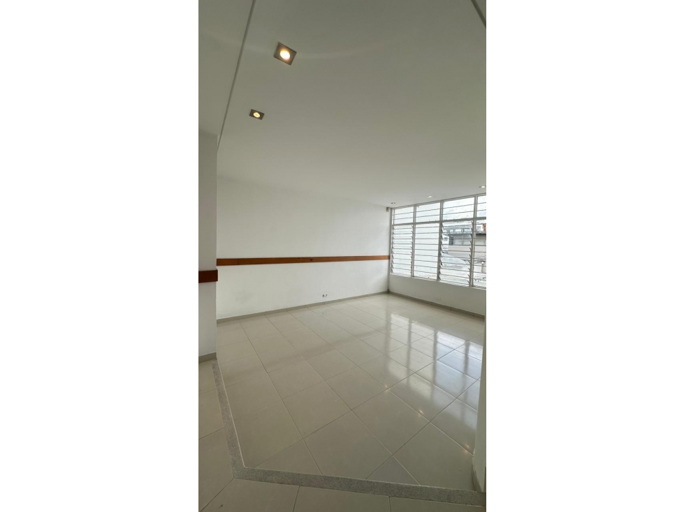 ALQUILER DE CASA EN SECTOR COMERCIAL PEREIRA