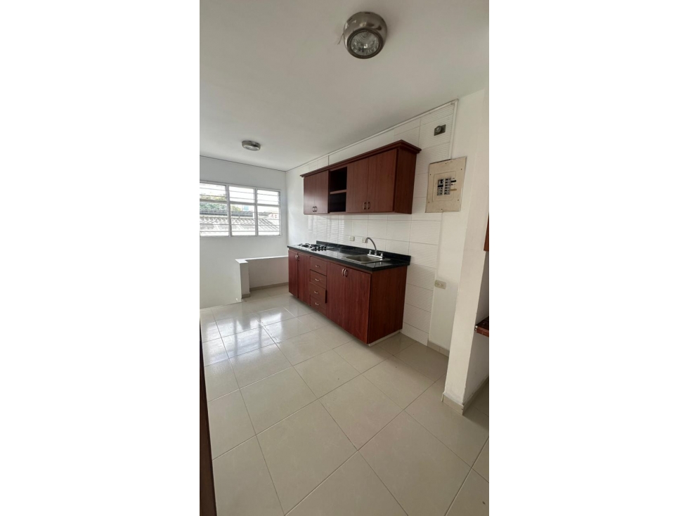 ALQUILER DE CASA EN SECTOR COMERCIAL PEREIRA — foto 2