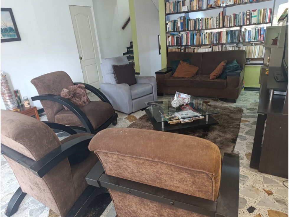 VENTA DE CASA EN EL SECTOR DE FUNDADORES