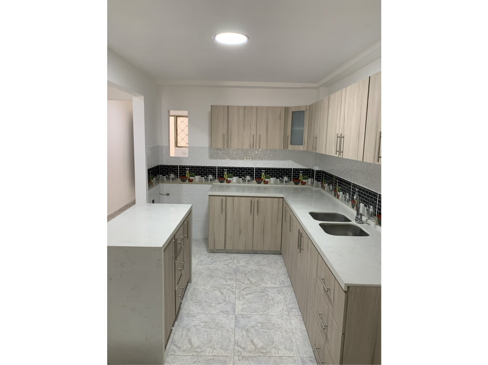 VENTA DE CASA CON 3 RENTAS REMODELADA BARRIO EL RECREO ARMENIA
