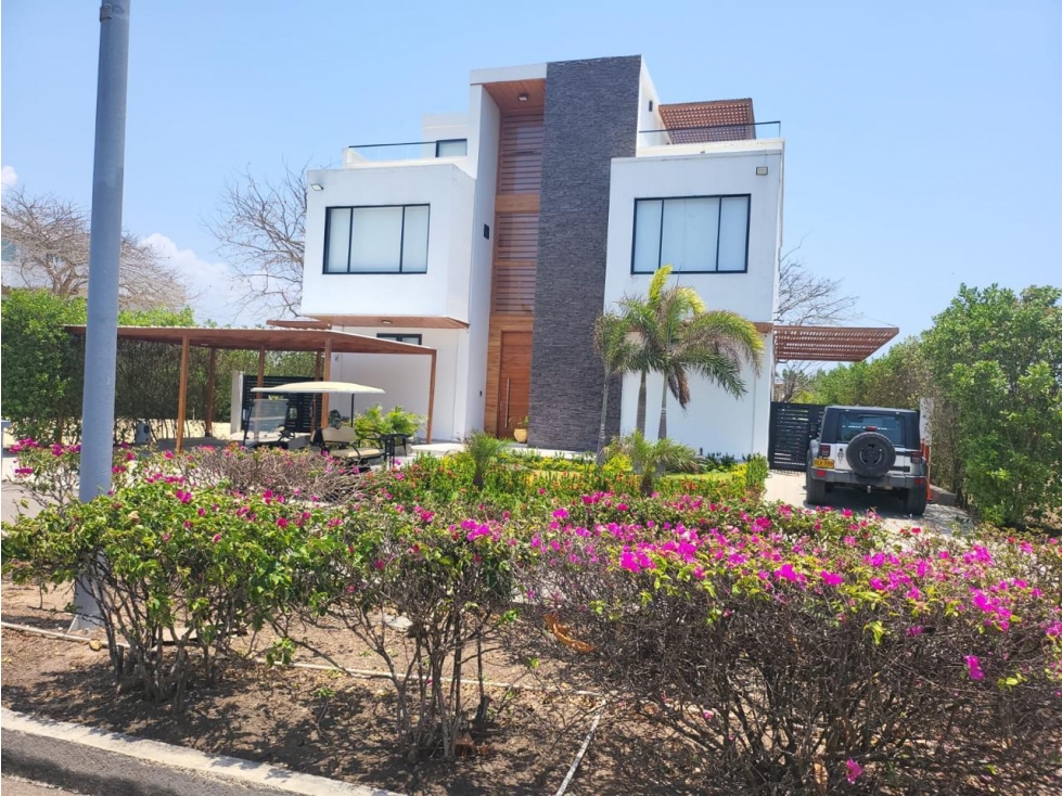 Casa en Venta Con Salida a la Playa en Palma Real Cartagena