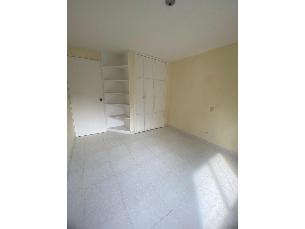 VENDO APARTAMENTO EN LA CIRCUNVALAR — foto 5