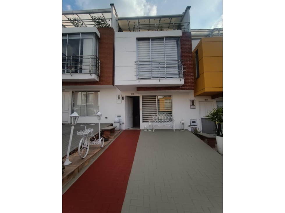 VENDO CASA EN PUEBLITO CAFETERO
