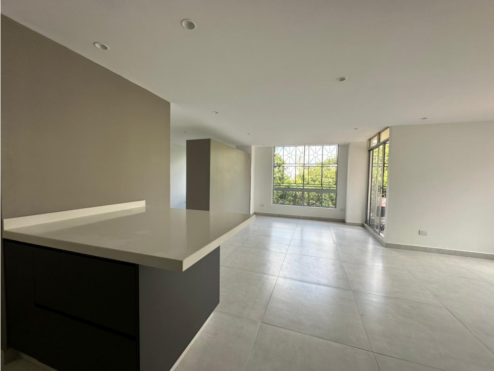 VENDO AMPLIO APARTAMENTO REMODELADO EN ARMENIA BARRIO LAURELES — foto 2