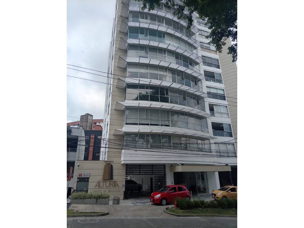 SE VENDE OFICINA EN CENTRO DE NEGOCIOS EN ÁLAMOS PEREIRA