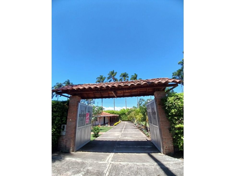 VENDO CASA CAMPESTRE VIA CERRITOS LA VIRGINIA