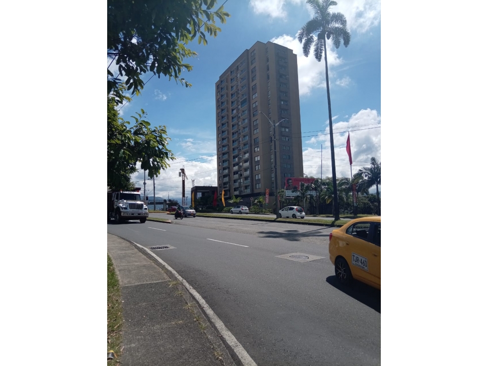 VENDO APARTAMENTO UBICACIÓN ESTRATÉGICA AVENIDA SUR EN PEREIRA