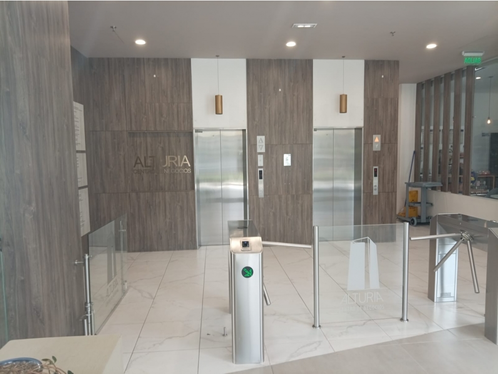 SE VENDE OFICINA EN CENTRO DE NEGOCIOS EN ÁLAMOS PEREIRA — foto 3