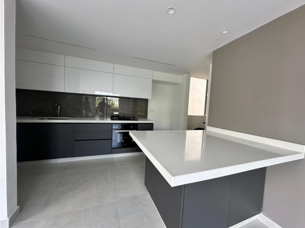 VENDO AMPLIO APARTAMENTO REMODELADO EN ARMENIA BARRIO LAURELES — foto 3