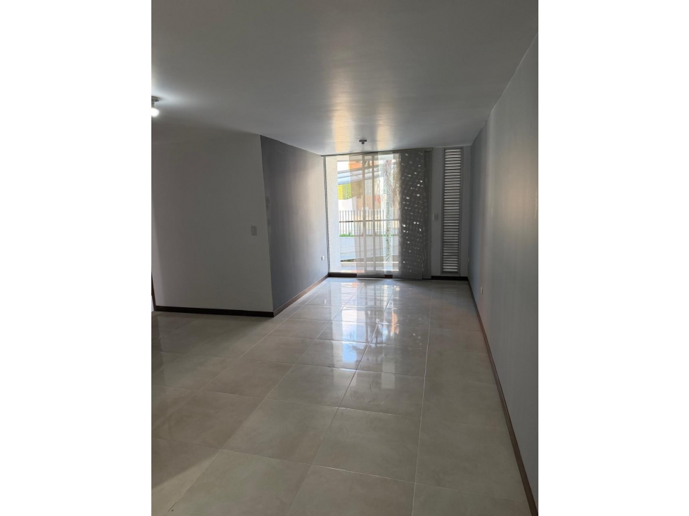 SE VENDE APARTAMENTO AV SUR, CORALES 3 ALCOBAS — foto 2