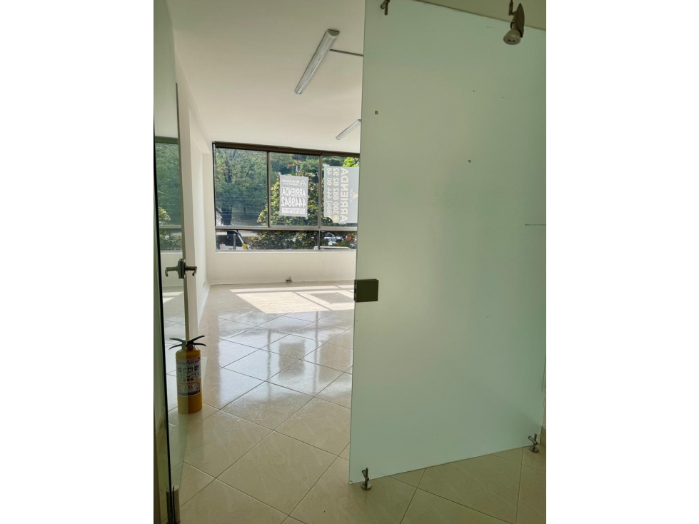 VENTA DE OFICINA EN RODEO PLAZA