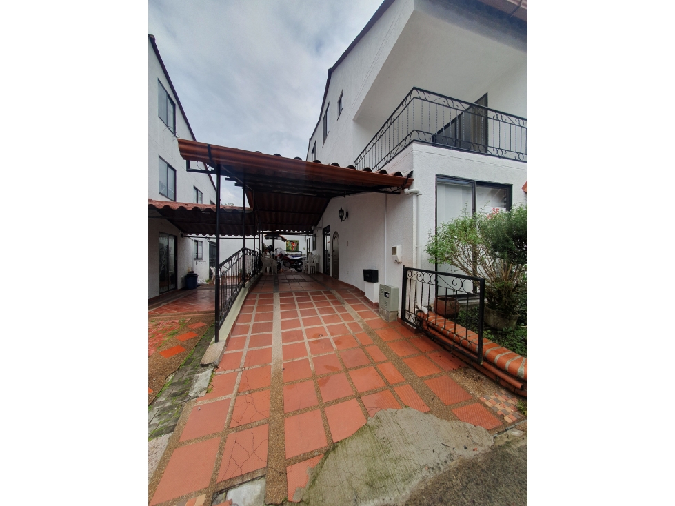CASA EN VENTA AVENIDA SUR SECTOR HOME CENTER — foto 2
