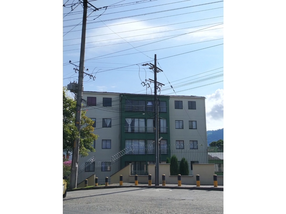 VENDO APARTAMENTO EN LA CIRCUNVALAR