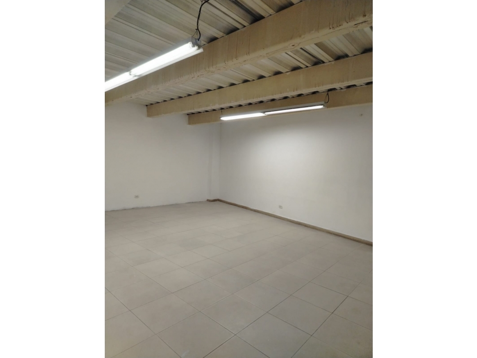 RENTO LOCAL COMERCIAL — foto 2