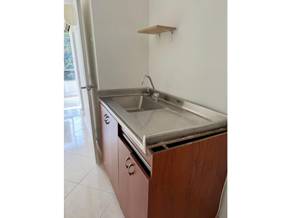 VENTA DE OFICINA EN RODEO PLAZA — foto 4
