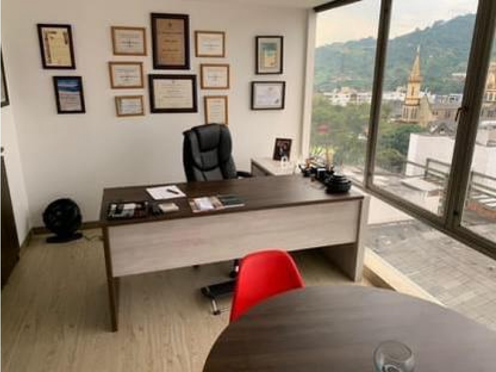 EN VENTA OFICINA IMPORTANTE SECTOR DEL CENTRO DE PEREIRA — foto 2