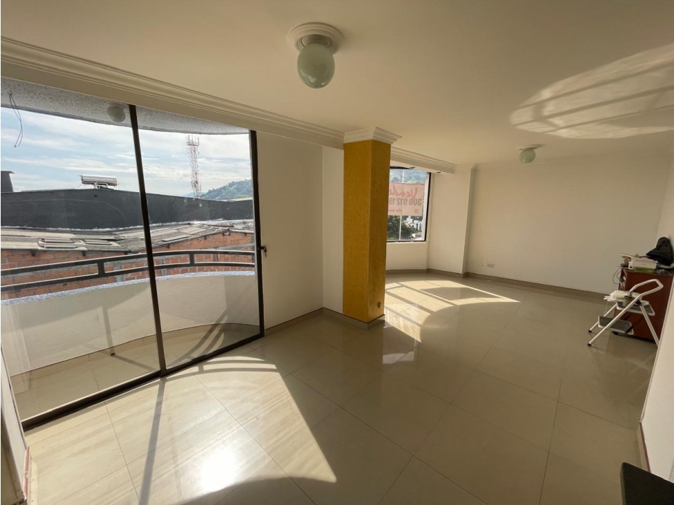 SE VENDE APARTAMENTO CENTRO DE PEREIRA CERCA AL PARQUE EL LAGO — foto 2