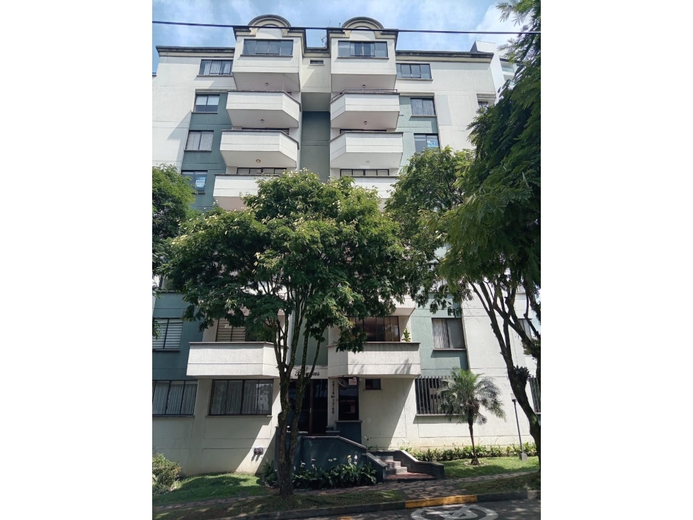 SE VENDE APARTAMENTO CERCA A MEGACENTRO PINARES