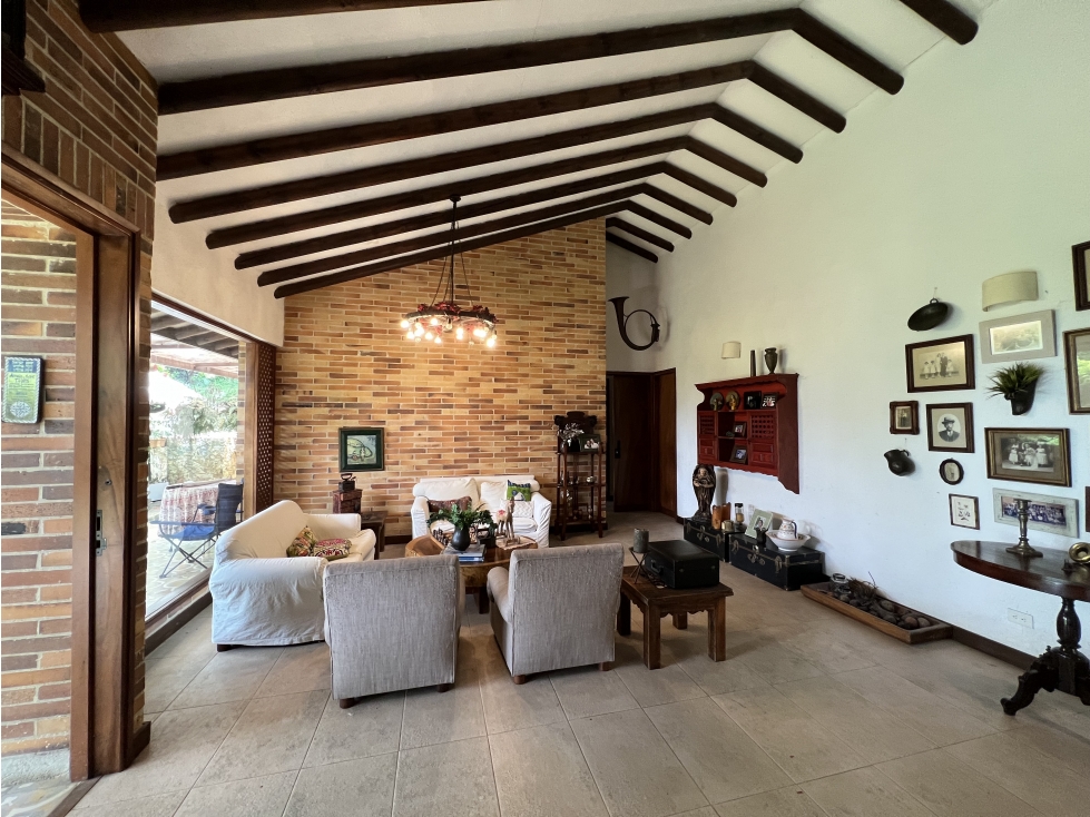 Venta Casa Campestre Loma Las Brujas Envigado 218 m2