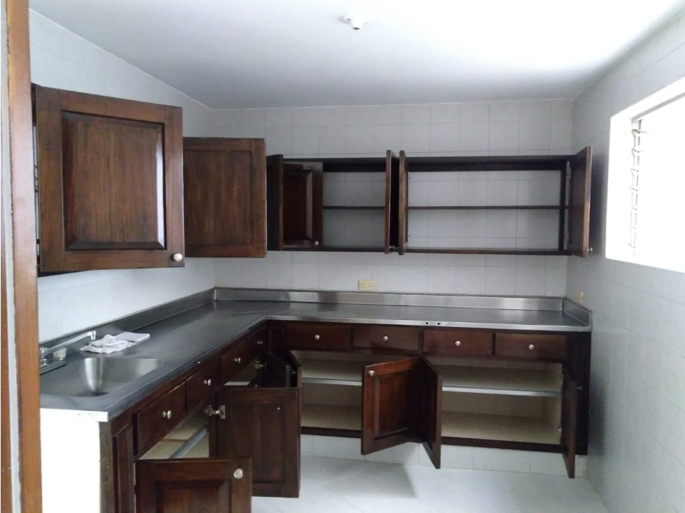 Venta casa estadio. 235 m2. vr 850 millones