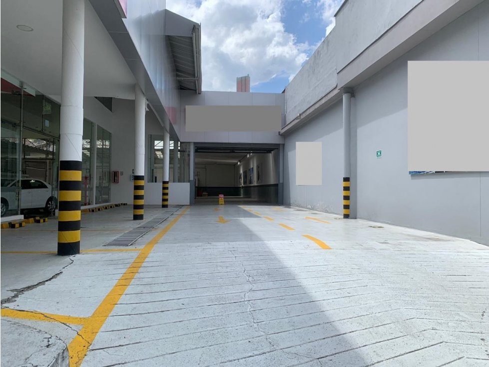 Vendo Local Vitrina y Bodega Av Poblado San Diego $ 18.000 Millones — foto 4