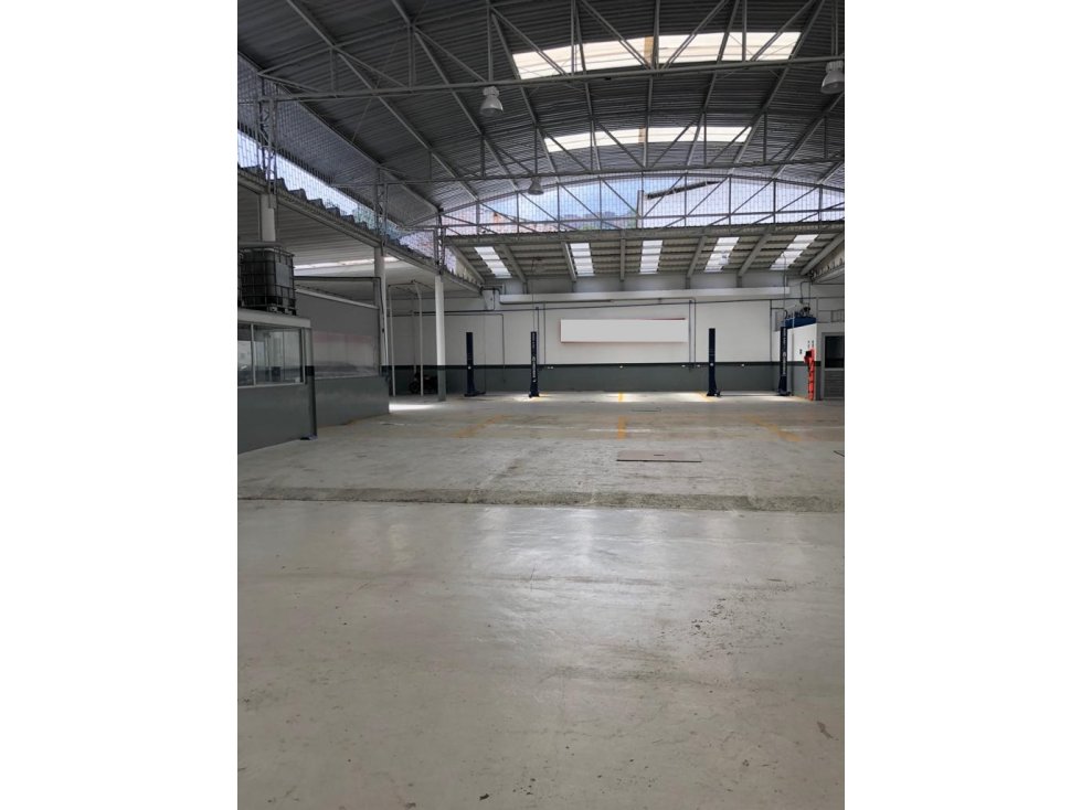 Vendo Local Vitrina y Bodega Av Poblado San Diego $ 18.000 Millones — foto 6