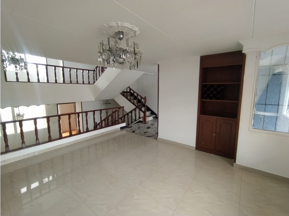 VENDO CASA GRANDE USO MIXTO 200M2 - NORMANDIA CALLE 52