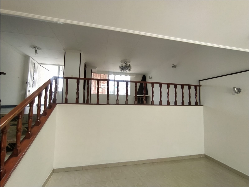 VENDO CASA GRANDE USO MIXTO 200M2 - NORMANDIA CALLE 52 — foto 2
