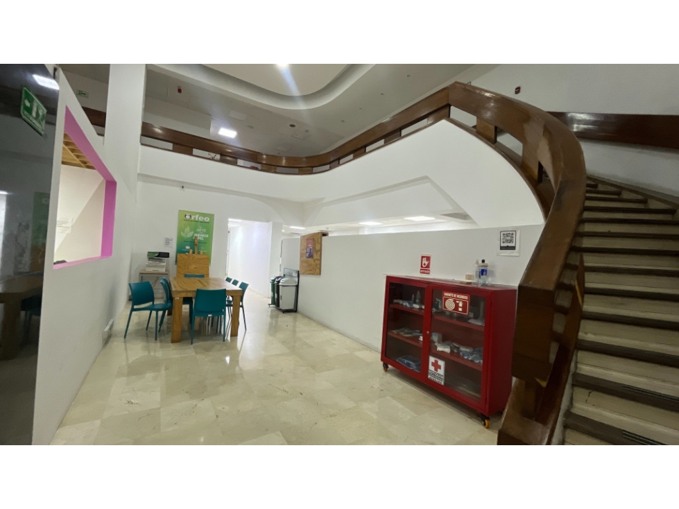 VENDO EDIFICIO COMERCIAL COORORATIVO 5.040M2 - EN LA CANDELARIA CENTRO