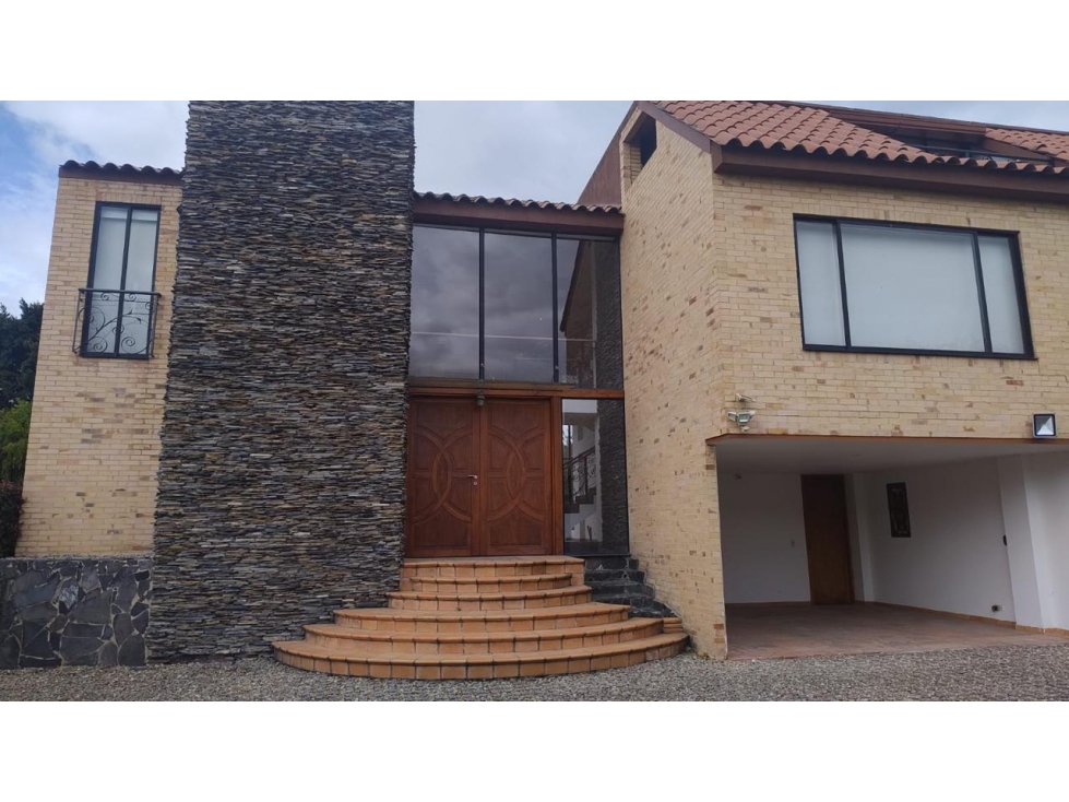 RENTO CASA CAMPESTRE 5 HABITACIONES - SAN SIMON GUAYMARAL