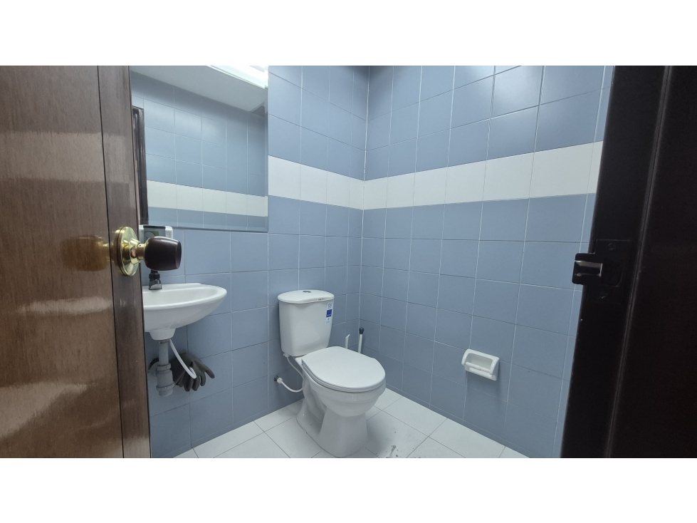 VENDO OFICINA MODERNA EXTERIOR 122M2 CENTRO EMPRESARIAL CALLE 72 — foto 4