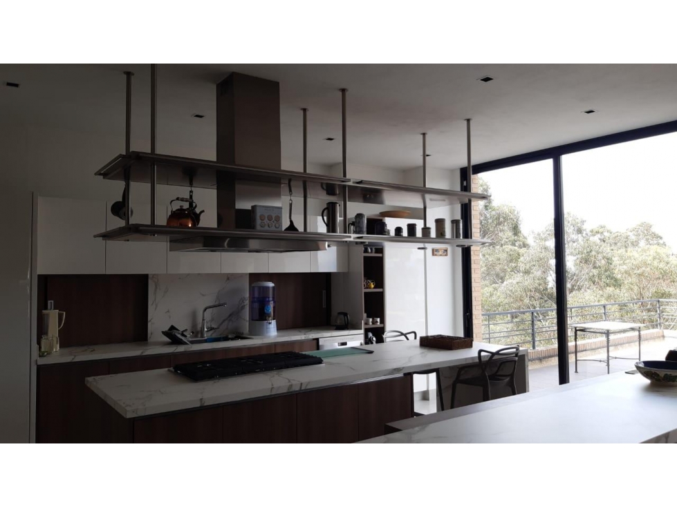 CASA MODERNA 687M2 CON ASCENSOR LOTE 9.859M2 PORTAL DE FUSCA CHÍA — foto 4