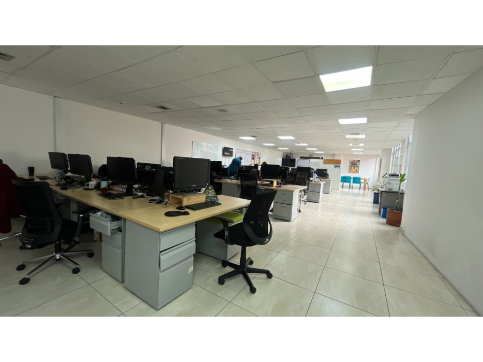 VENDO EDIFICIO COMERCIAL COORORATIVO 5.040M2 - EN LA CANDELARIA CENTRO — foto 3