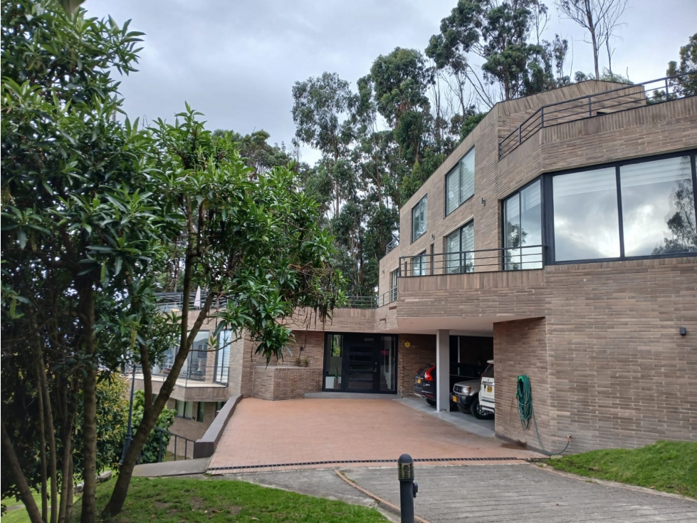 VENDO CASA CAMPESTRE MODERNA 819M2 LOTE 3.400M2 PORTAL FUSCA CHIA