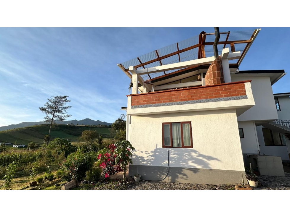 PROPIEDAD DE ENSUEÑO EN OTAVALO CON TINY HOUSE PARA HUÉSPEDES - 4