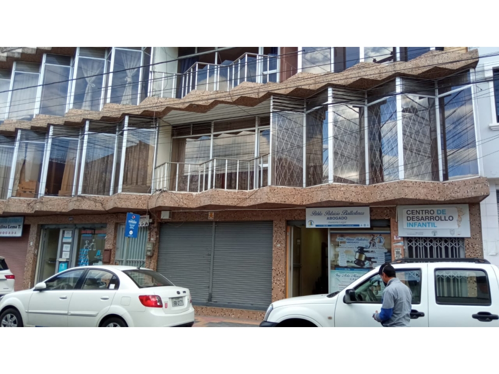PROPIEDAD COMERCIAL EN EL CENTRO DE OTAVALO - 2