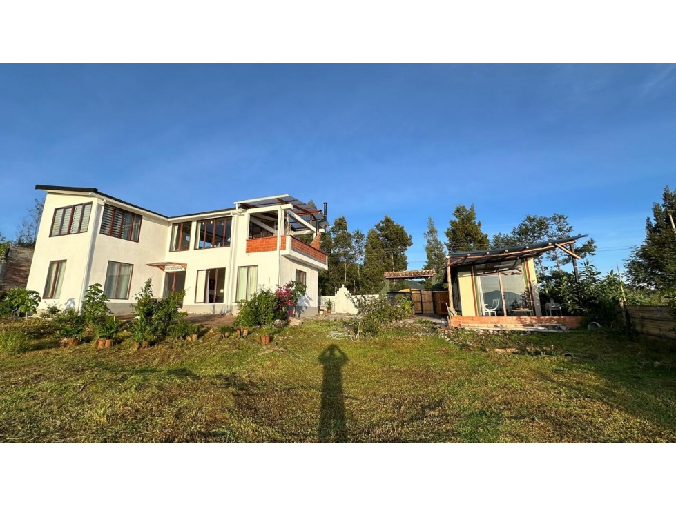 PROPIEDAD DE ENSUEÑO EN OTAVALO CON TINY HOUSE PARA HUÉSPEDES - 3