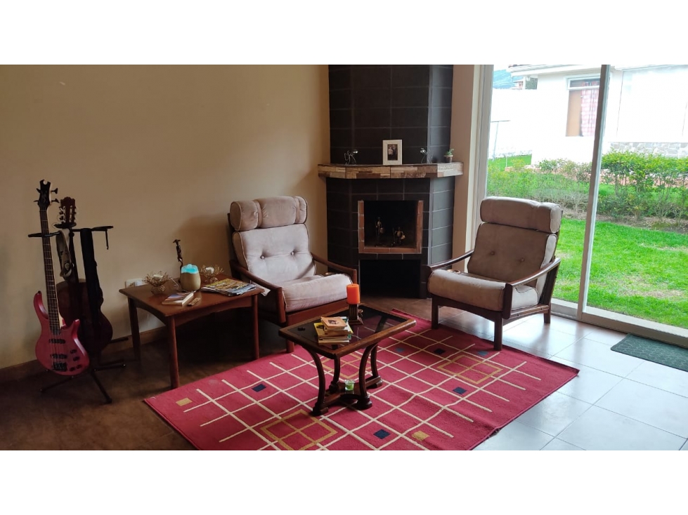 Única vivienda en Conjunto Habitacional en la ciudad de Cotacachi. - 4