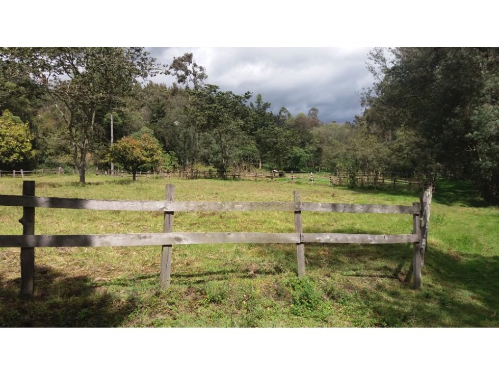 VENTA DE PROPIEDAD EN ZONA INDUSTRIAL OTAVALO - 37000 M2 - 5