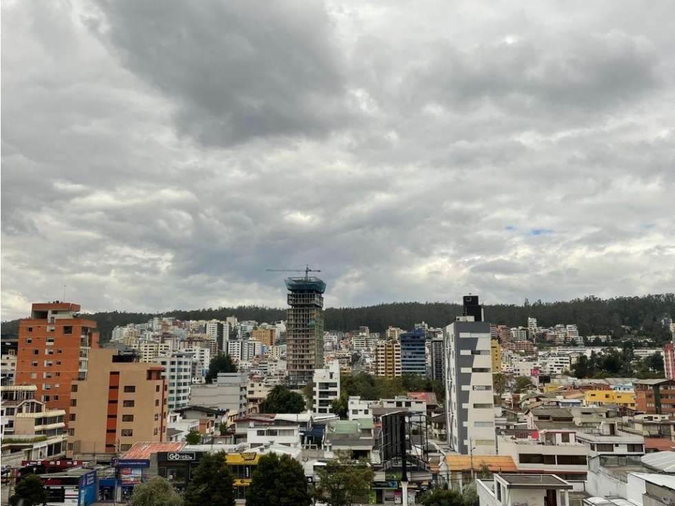 **¡Departamento en venta en el Edificio Crisja, Quito!** — foto 5