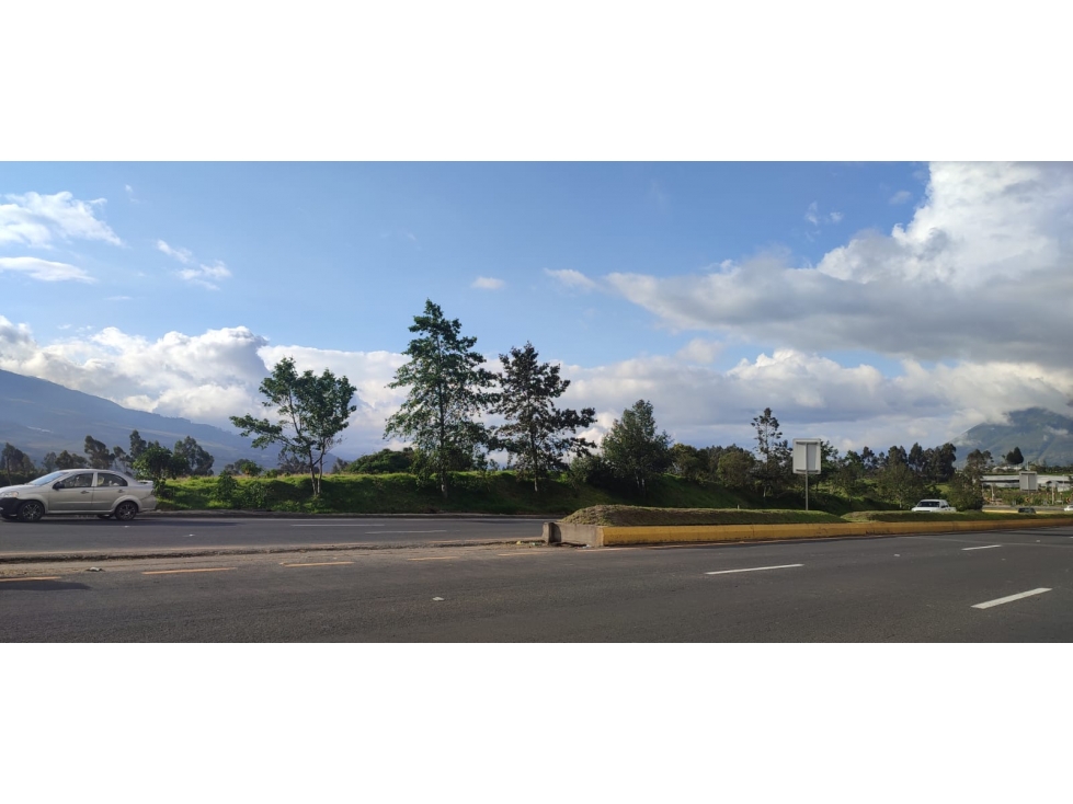 1 A 2 HECTAREAS EN LA PANAMERICANA OTAVALO - CAJAS - 5