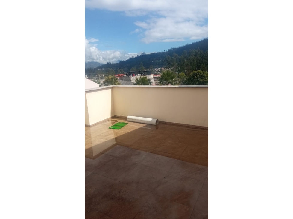 CASA EN CONJUNTO EN OTAVALO - 4