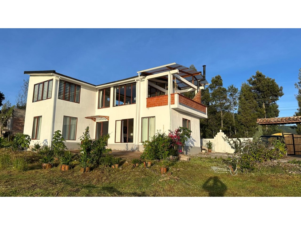 PROPIEDAD DE ENSUEÑO EN OTAVALO CON TINY HOUSE PARA HUÉSPEDES - 1