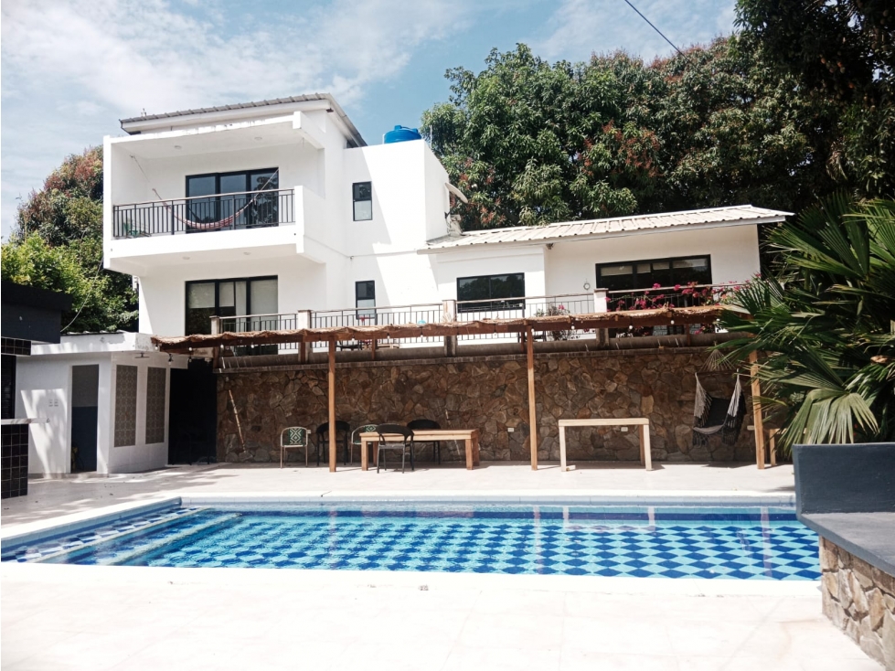 BONDA BELLA CASA - HOSTAL CON PRODUCTIVO TERRENO