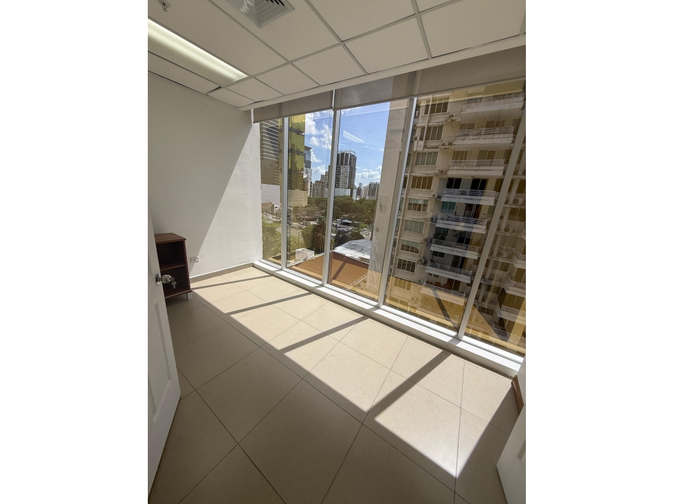 ALQUILER OFICINA SEMI-AMOBLADA CALLE 50